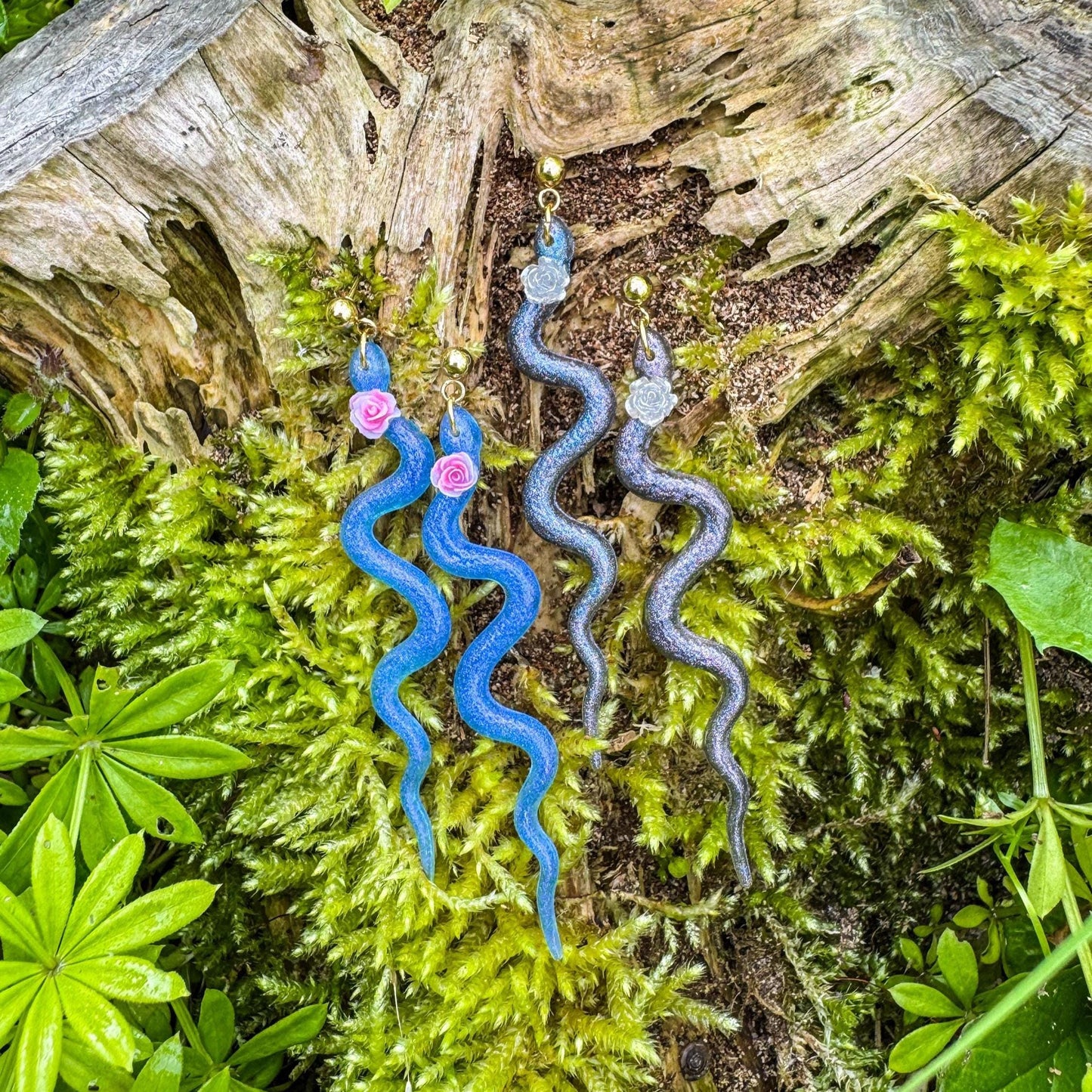 Niedliche Schlangen-Ohrstecker - Außergewöhnliches Schmuckstück mit einem Hauch Magie🌹