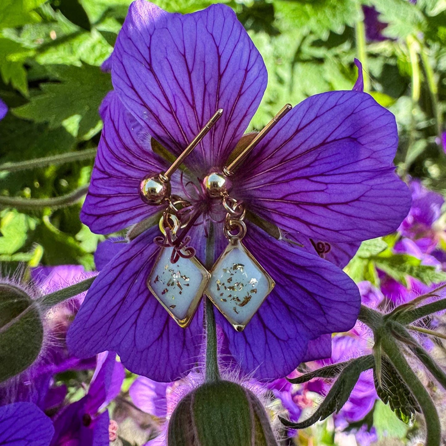 Zarte mintfarbene Ohrstecker - Handgefertigtes Schmuckstück mit einem Hauch Eleganz ✨