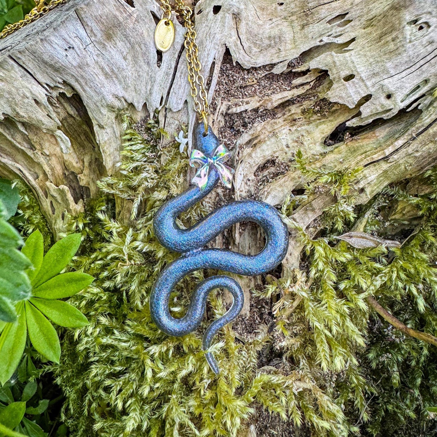 Niedlicher Schlangen-Anhänger - Außergewöhnliches Schmuckstück mit einem Hauch Magie 🎀