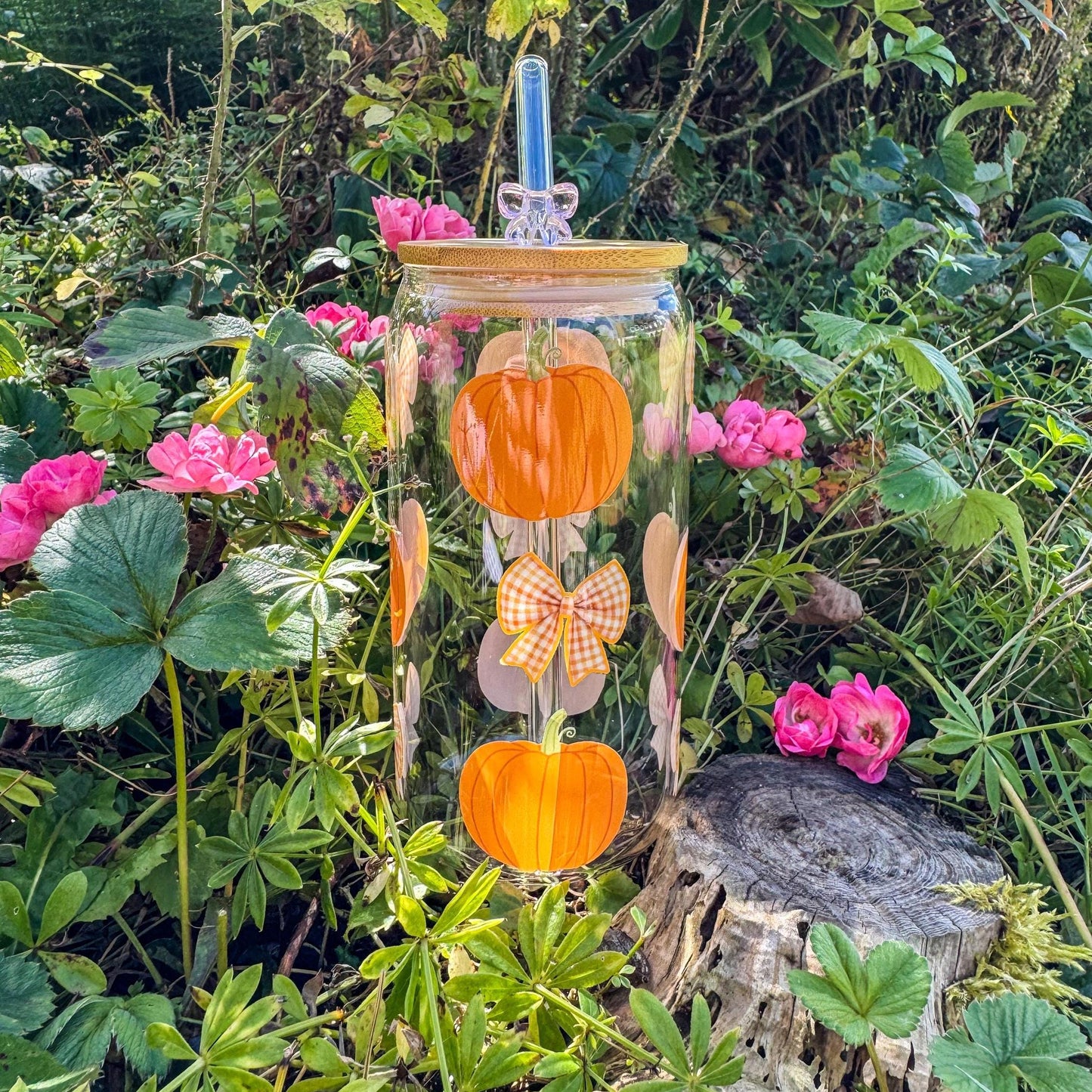Trinkglas mit Kürbissen und karierte Schleifen - für gemütliche Herbsttage 🎃🎀