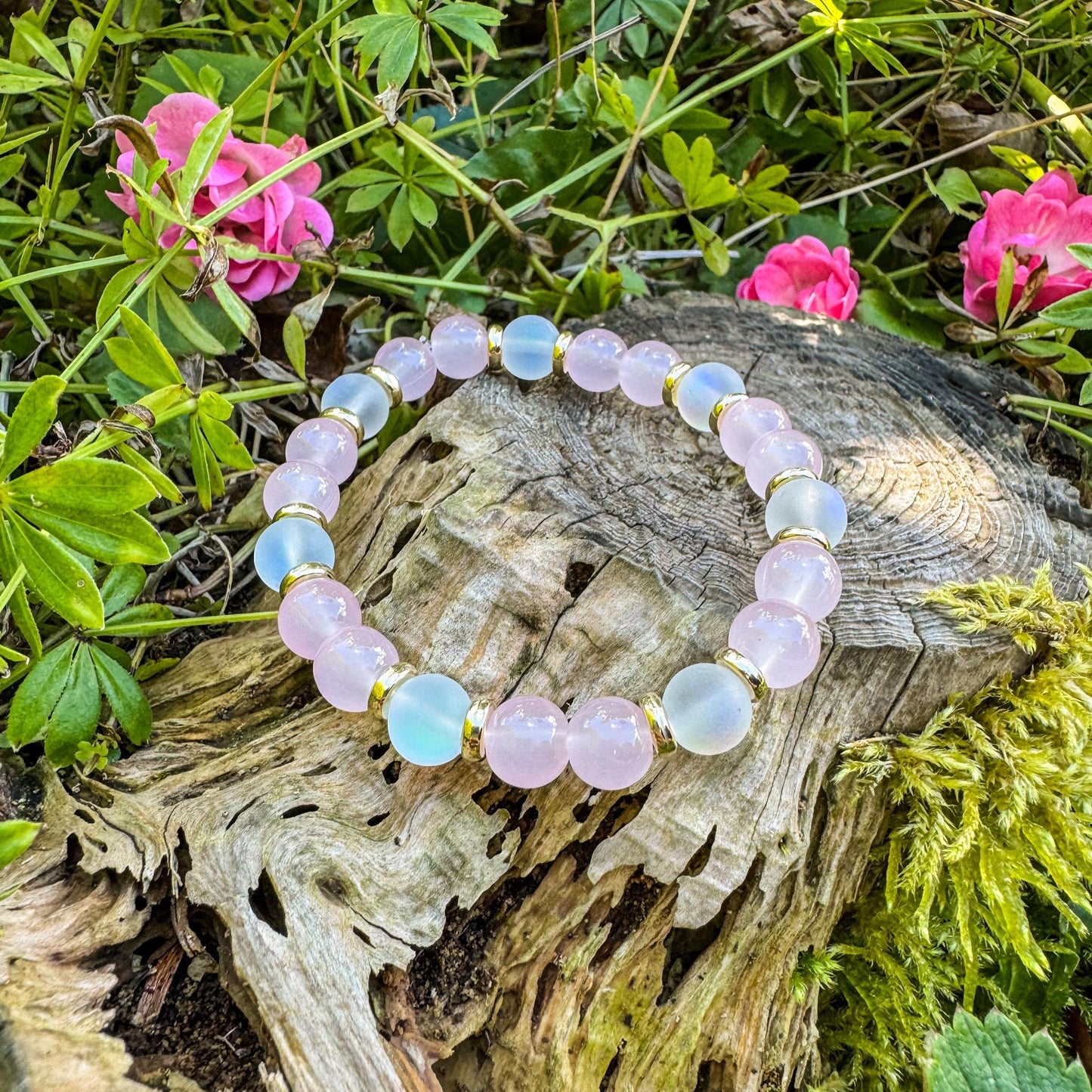 Perlenarmband mit schimmernden Harzperlen - Handgemachtes Unikat ✨