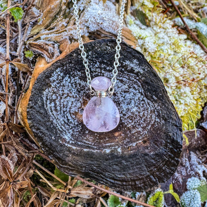 Gefäß des Morgentaus aus natürlichem Rosenquarz 🩷✨ - Silber