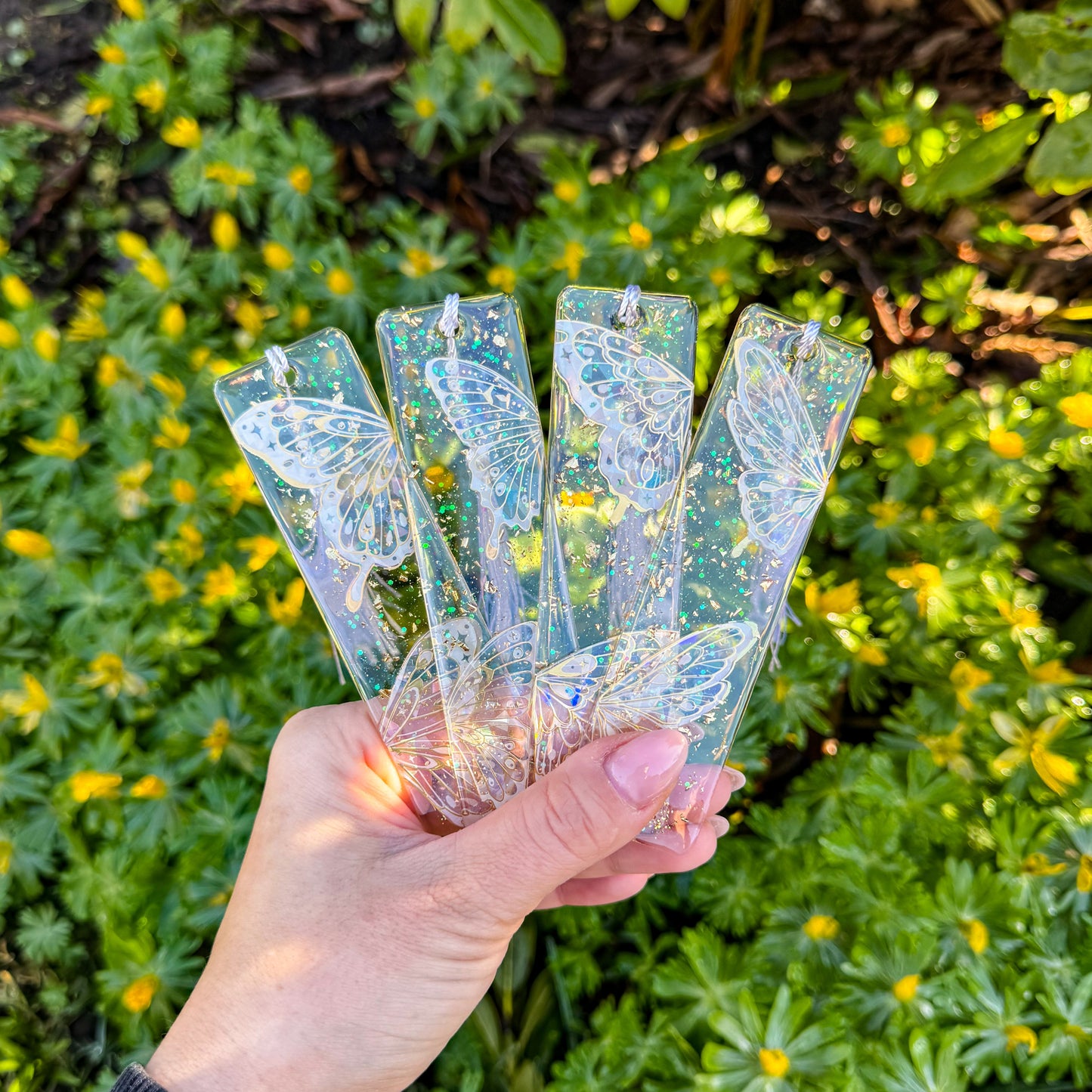 Lesezeichen Frühlingserwachen - weiße Schmetterlinge aus Elvaryl 🤍🦋