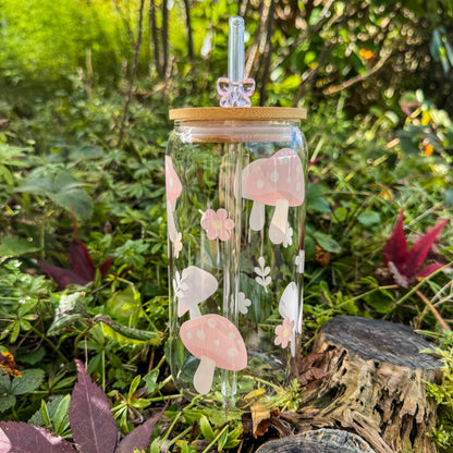 Trinkglas mit niedlichen rosa Pilzen - für märchenhaften Genuss 🍄🩷