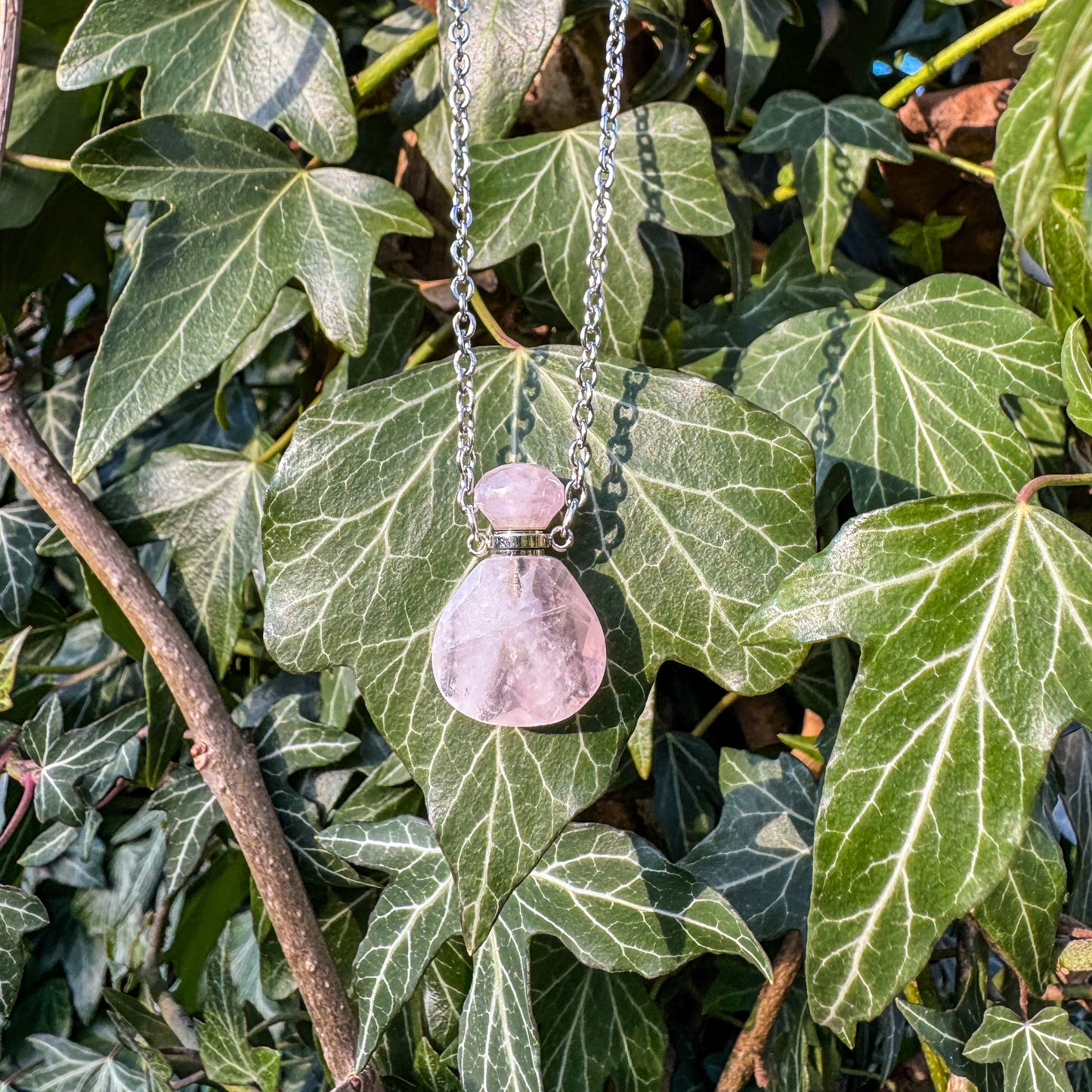 Gefäß des Morgentaus aus natürlichem Rosenquarz 🩷✨ - Silber