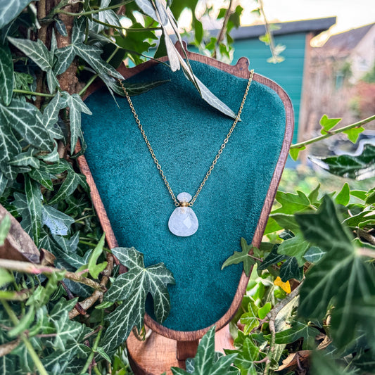 Gefäß des Morgentaus aus natürlichem Bergkristall 🤍✨