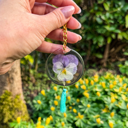 Blütenmagie Anhänger - Momente der Natur (Stiefmütterchen) 🌸✨