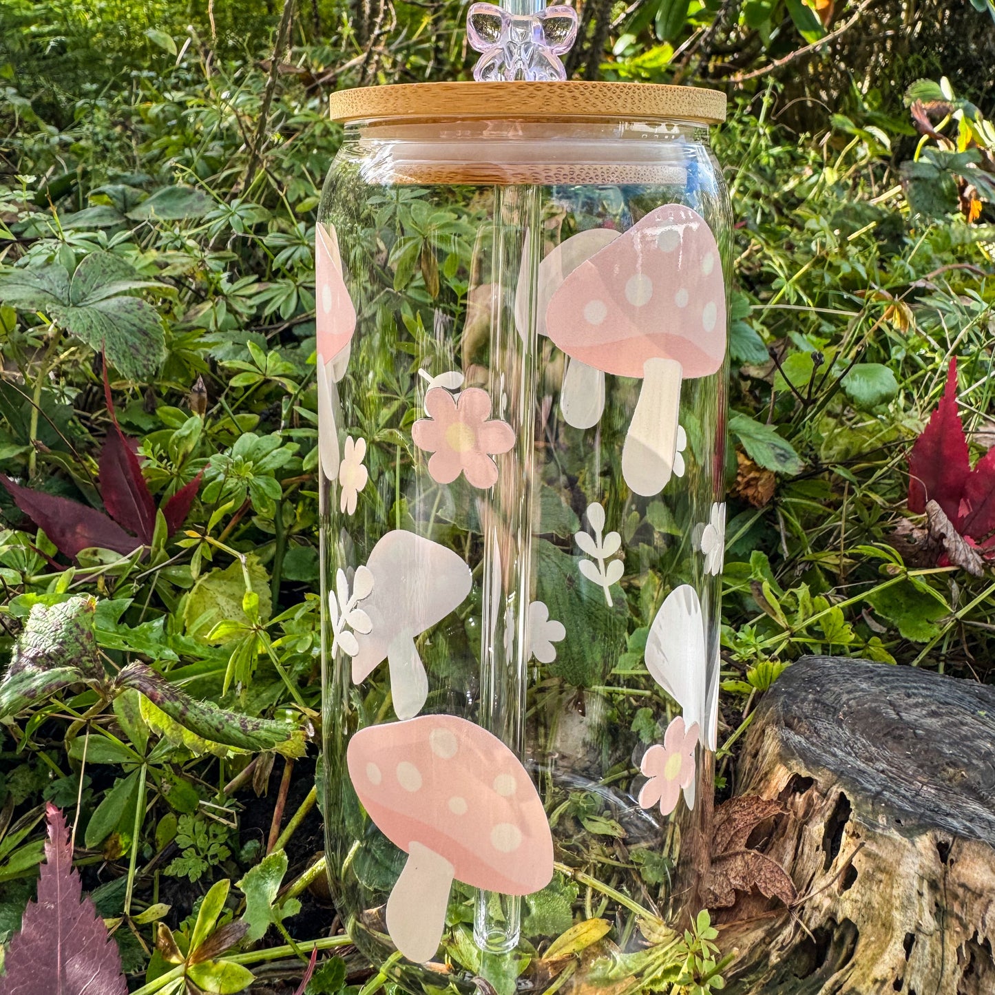 Trinkglas mit niedlichen rosa Pilzen - für märchenhaften Genuss 🍄🩷