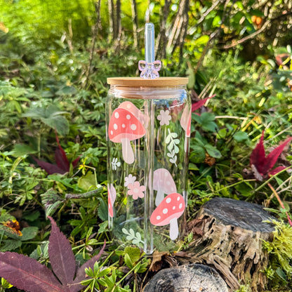 Trinkglas mit verspielten rosa-roten Pilzen - für gemütliche Herbsttage 🍄🩷