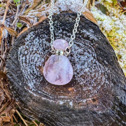 Gefäß des Morgentaus aus natürlichem Rosenquarz 🩷✨ - Silber