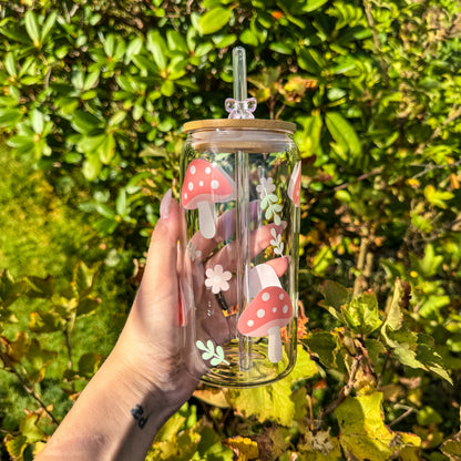 Trinkglas mit verspielten rosa-roten Pilzen - für gemütliche Herbsttage 🍄🩷