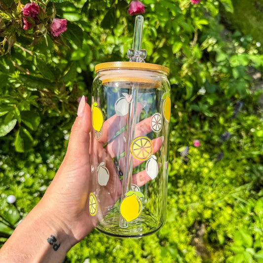 Trinkglas mit Zitrone - für die fruchtige Erfrischung 🍋