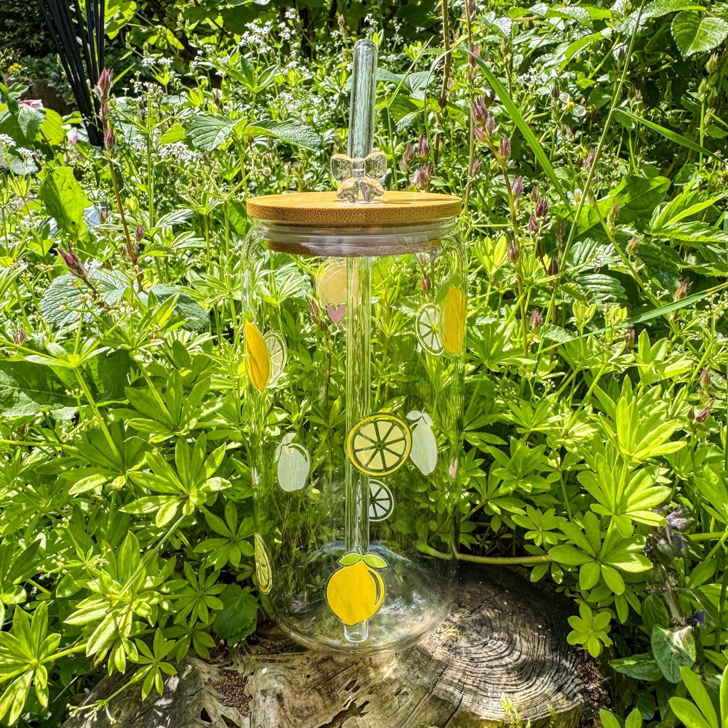 Trinkglas mit Zitrone - für die fruchtige Erfrischung 🍋