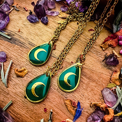 Halskette Mondträne - Mystisch, elegant und handgemacht 🌙