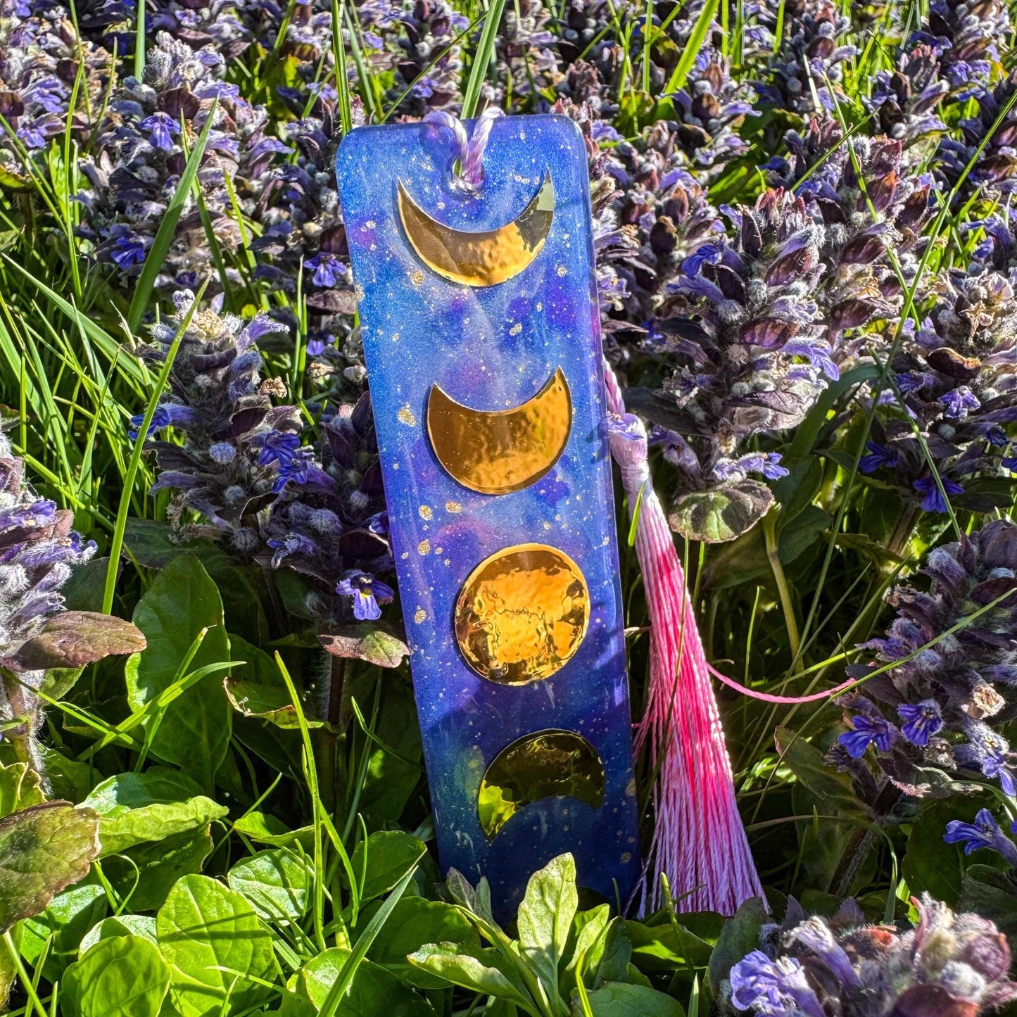 Mystisches Lesezeichen - Handgemachtes Lesezeichen mit magischen Symbolen 🌙