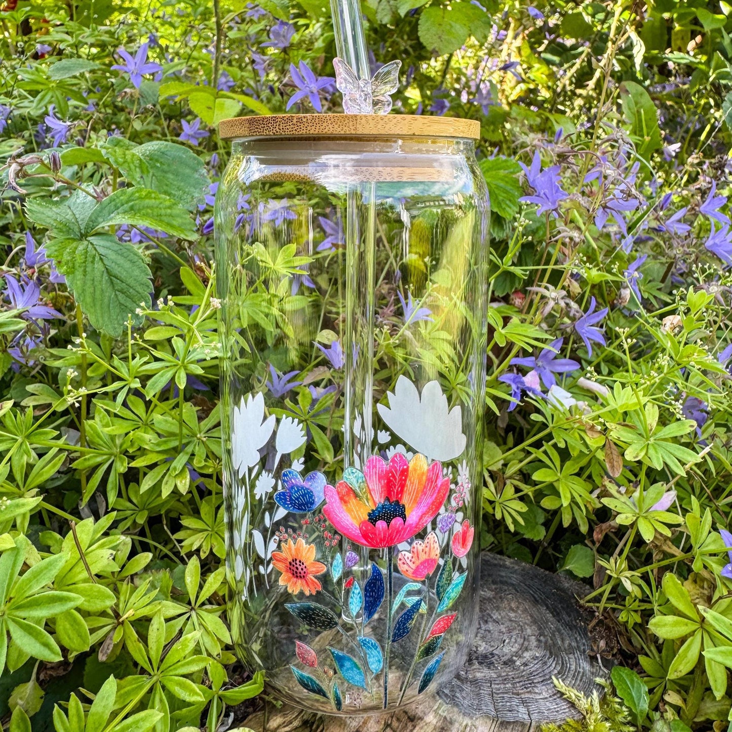 Trinkglas mit bunten Blümchen - für die süße Erfrischung 🌸