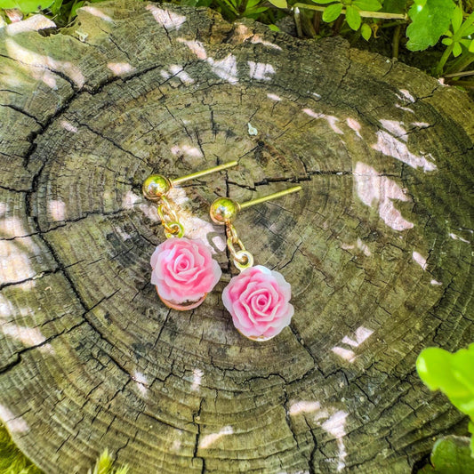 Süße Rosen-Ohrstecker - Handgefertigtes Schmuckstück im einzigartigen Design 🌹