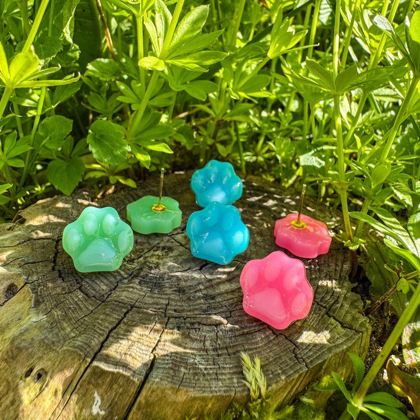Niedliche Pfoten-Ohrstecker - liebevolles Schmuckstück für Katzenliebhaber 🐾