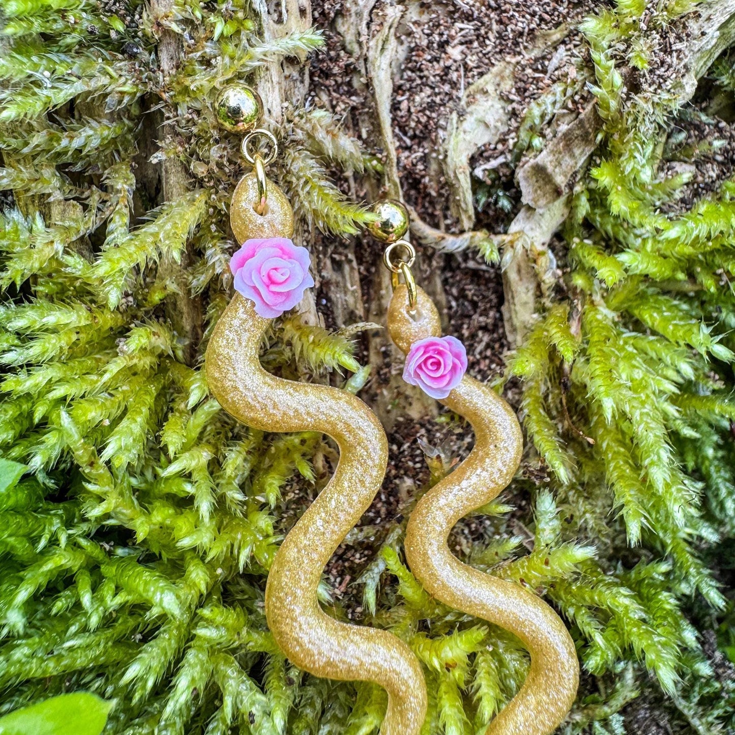 Niedliche Schlangen-Ohrstecker - Außergewöhnliches Schmuckstück mit einem Hauch Magie🌹