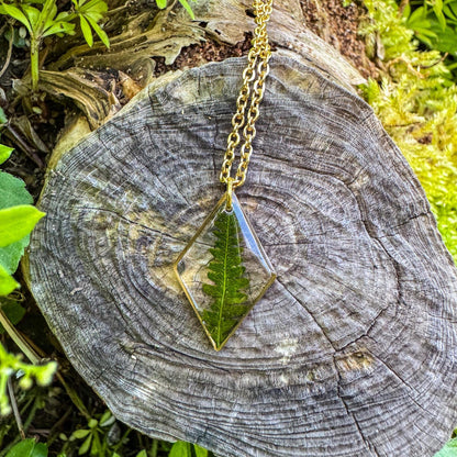 Farn-Anhänger - Einzigartiges Naturschmuckstück 🌿