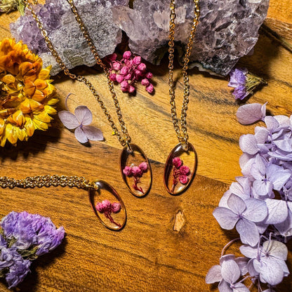 Reisblumen-Anhänger - Handgemachtes Schmuckstück mit echter Blüte 🌺