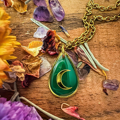 Halskette Mondträne - Mystisch, elegant und handgemacht 🌙