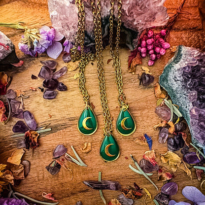 Halskette Mondträne - Mystisch, elegant und handgemacht 🌙