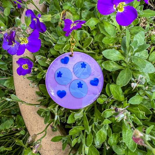 Schlüsselanhänger Blaubeerzauber - Zauberhaft und handgemacht ✨