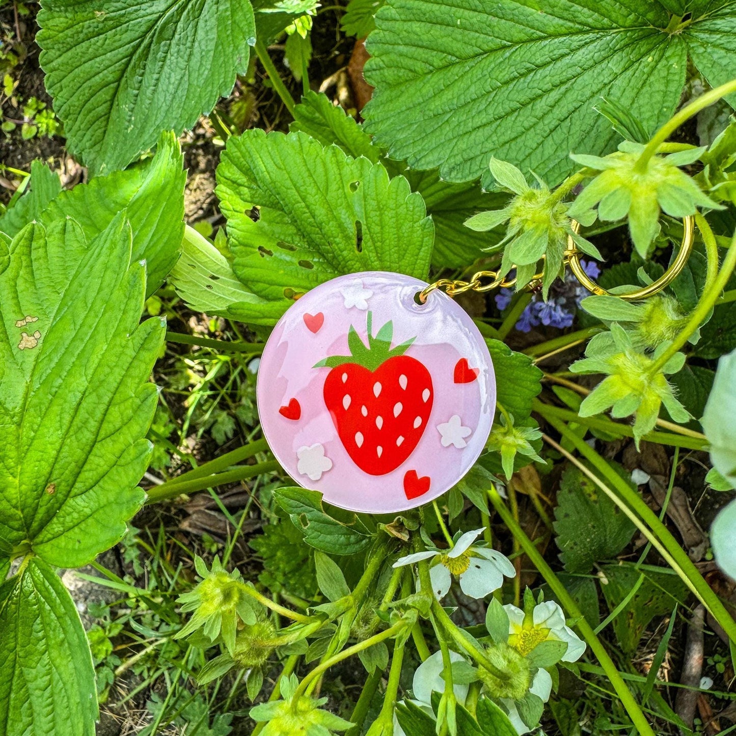 Schlüsselanhänger Erdbeertraum - Süß, verspielt und handgemacht 🍓🌸