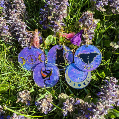 Mystischer Schlüsselanhänger - Handgemachte Unikate mit magischen Symbolen 🌙