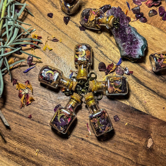 Zauberfläschchen mit Amethyst und Blüten - Glück, Liebe und Selbstliebe in einem kleinen Gefäß 💜🌸