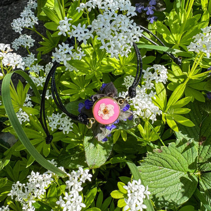 Spierstrauch-Armband - Handgemachtes Armband mit echter Blüte 🌺