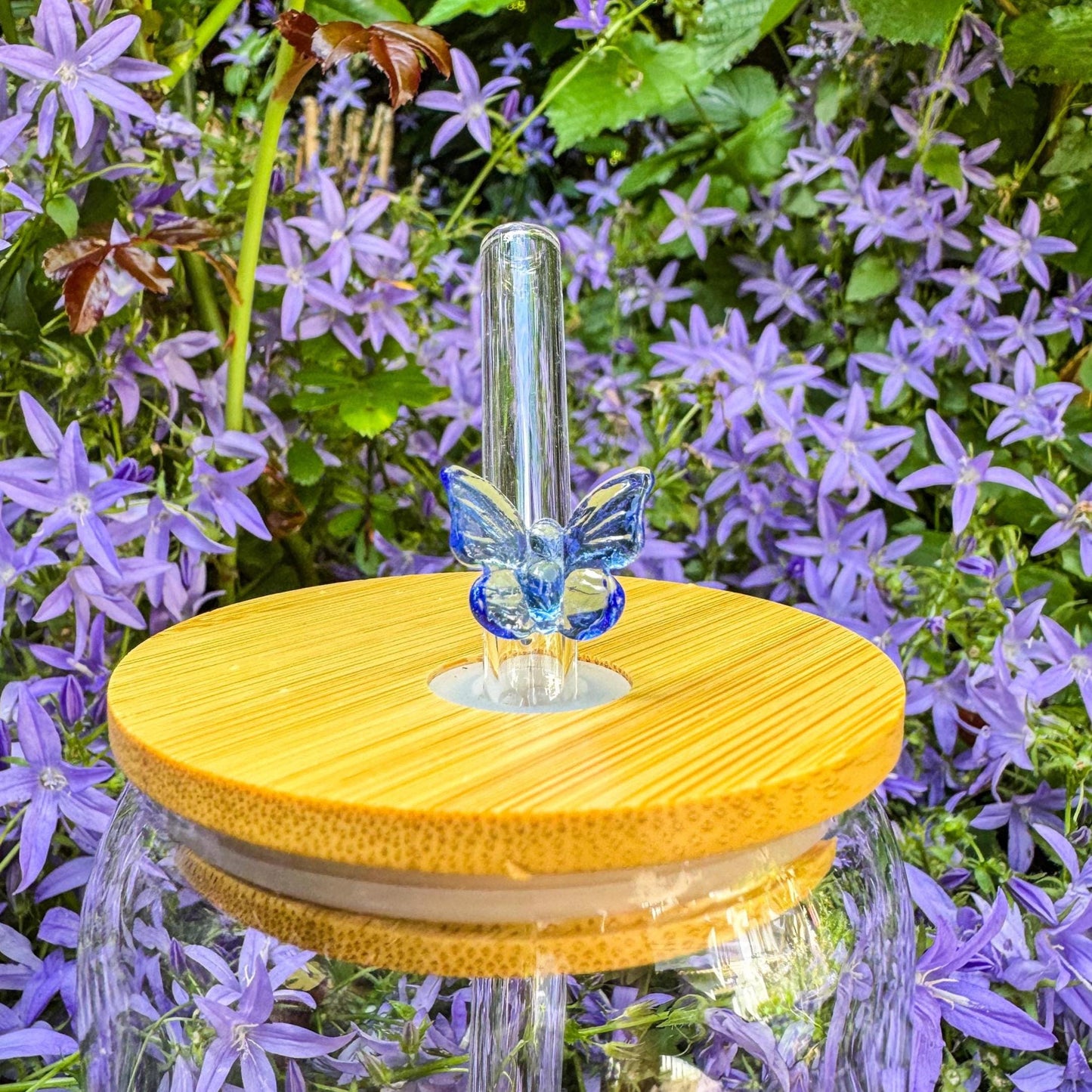Trinkglas mit bunten Blümchen - für die süße Erfrischung 🌸