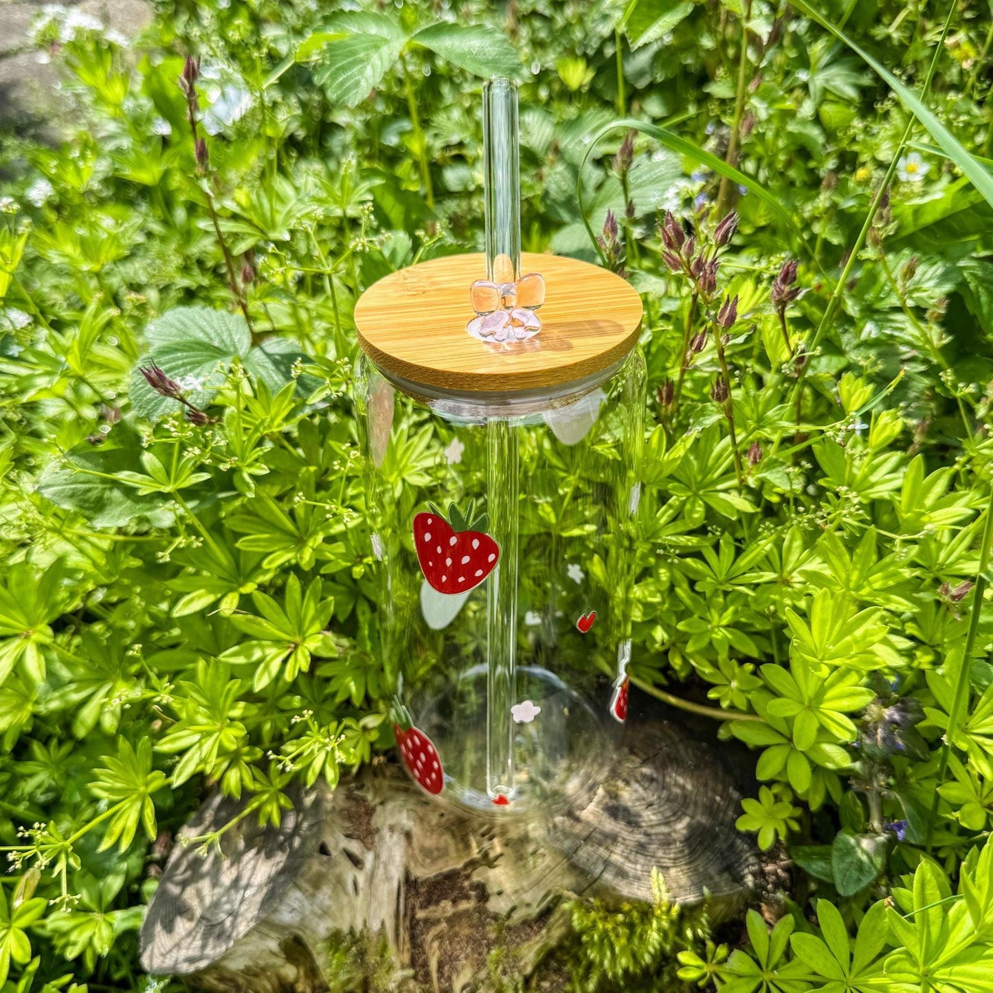 Trinkglas mit Erdbeeren - für die süße Erfrischung 🍓🌸