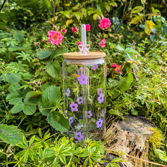 Trinkglas mit lila Blümchen - für die süße Erfrischung 🌸