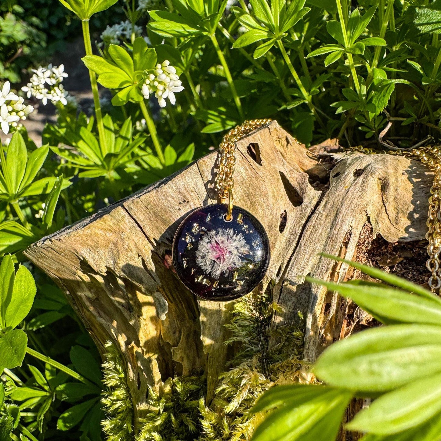 Schleierkraut-Anhänger - Handgemachtes Schmuckstück mit echter Blüte 🌺