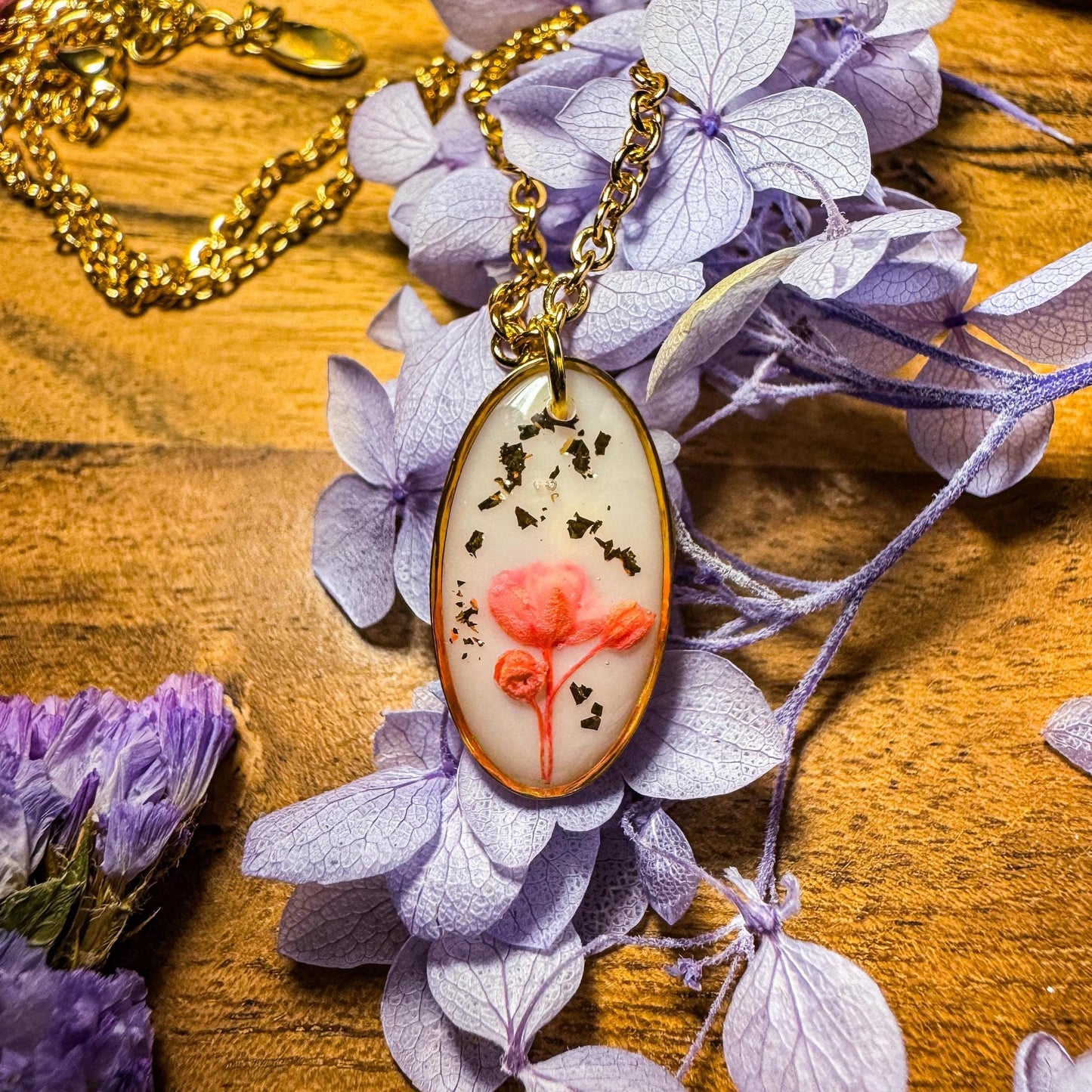 Schleierkraut-Anhänger - Handgemachtes Schmuckstück mit echter Blüte 🌺