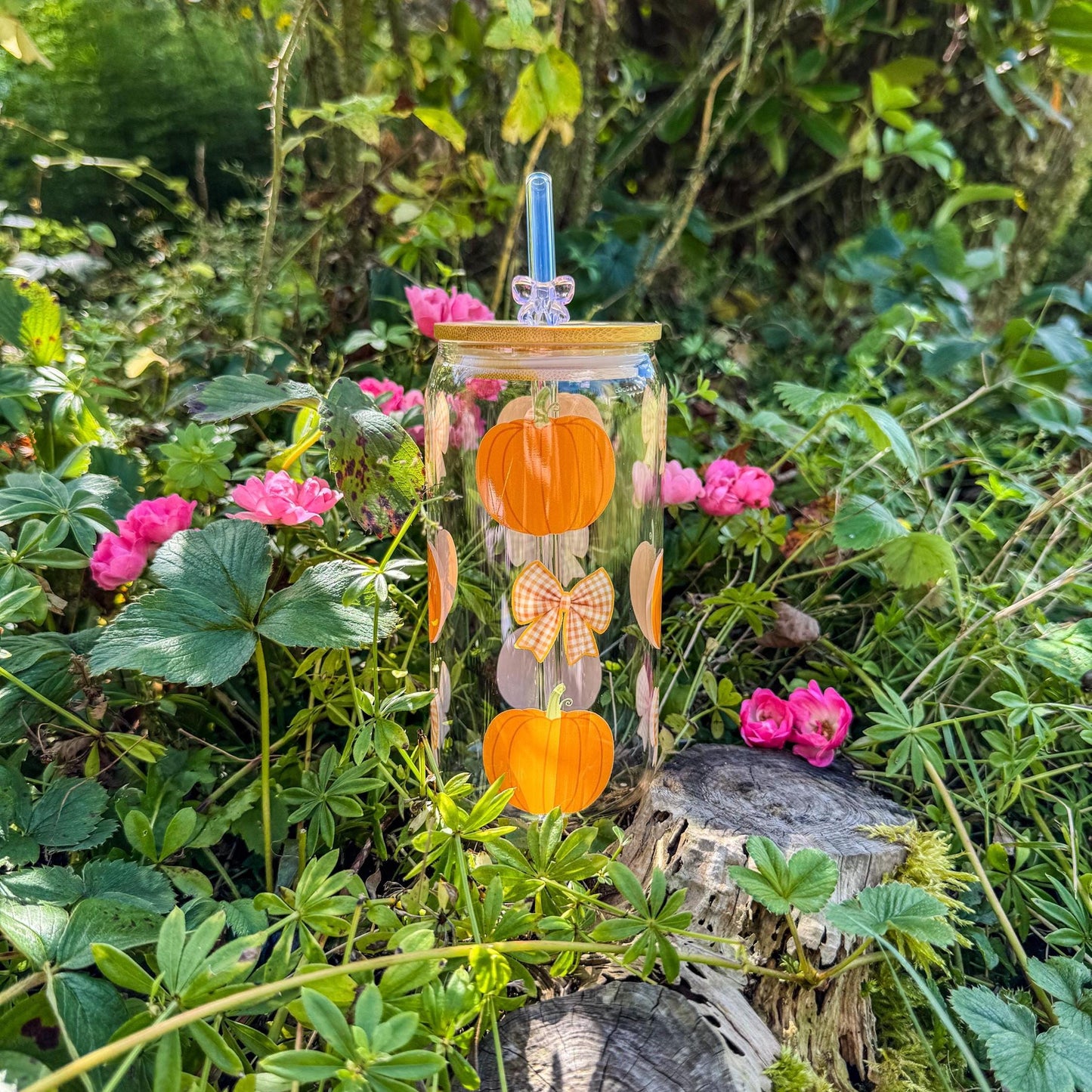 Trinkglas mit Kürbissen und karierte Schleifen - für gemütliche Herbsttage 🎃🎀