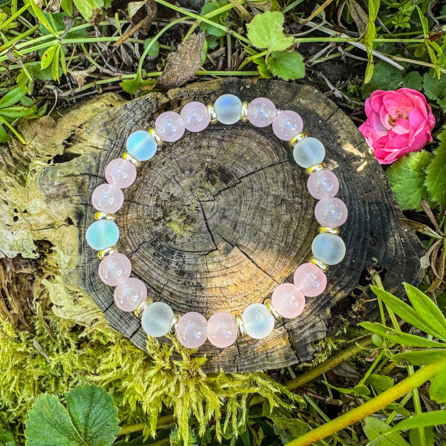 Perlenarmband mit schimmernden Harzperlen - Handgemachtes Unikat ✨