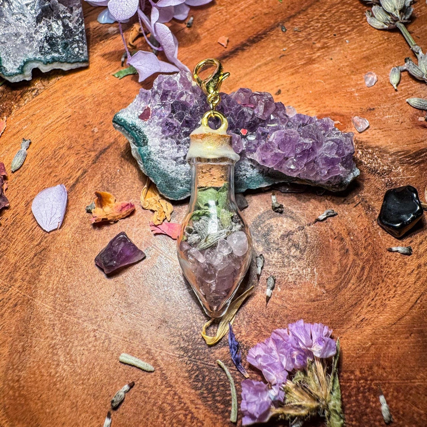 Zauberfläschchen mit Rosenquarz, Lavendel und Pfefferminz - Seelische Heilung und Harmonie im Herzen in einem kleinen Gefäß 💕🌿