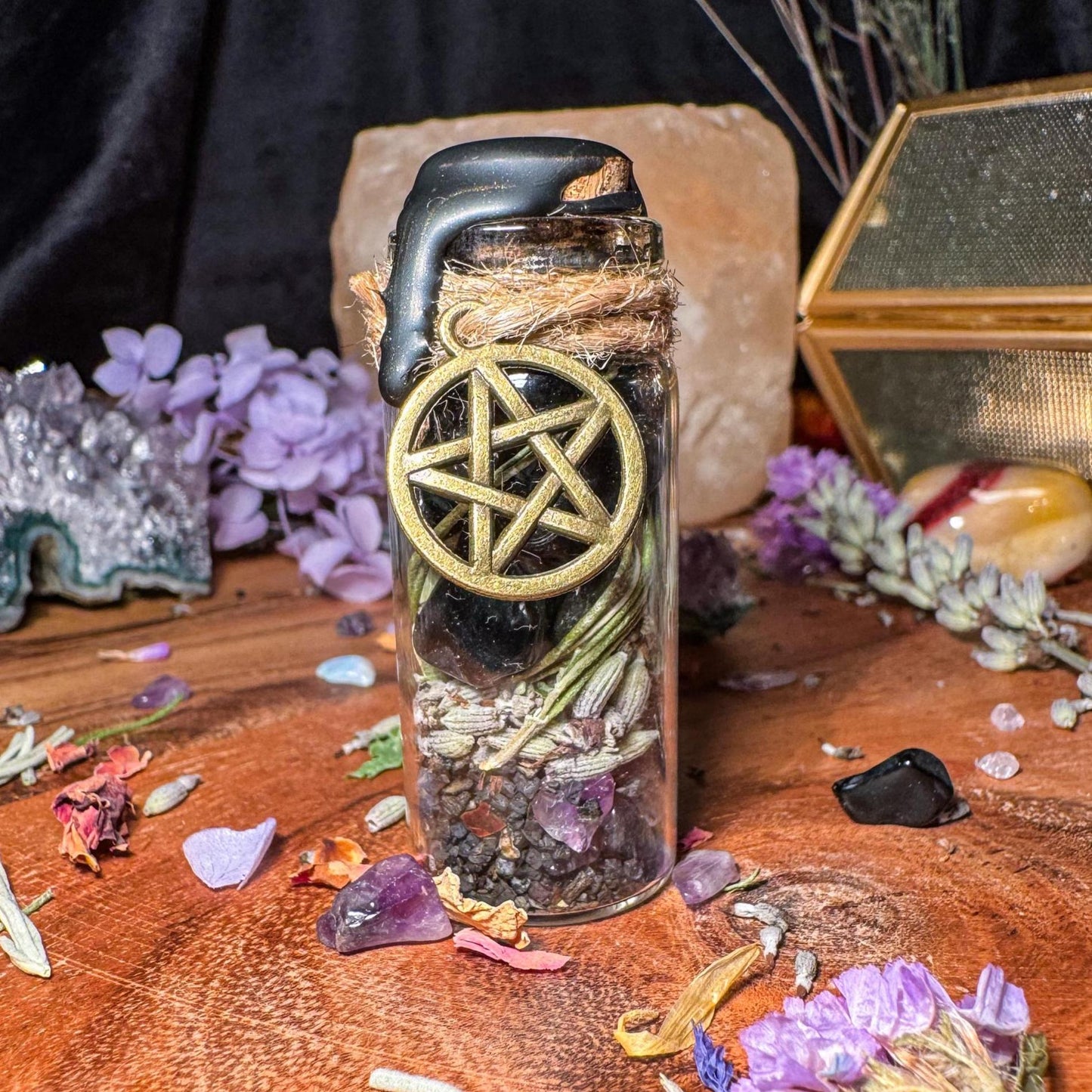 Zauberfläschchen mit Obsidian und Kräutern - Schutz und Balance in einem kleinen Gefäß 🖤🌿