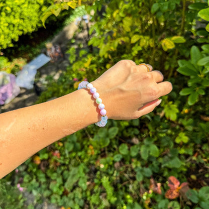 Perlenarmband mit schimmernden Harzperlen - Handgemachtes Unikat ✨
