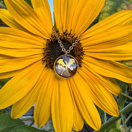 Drachen-Anhänger - Handgemachtes Schmuckstück mit goldenem Drachen 🐉