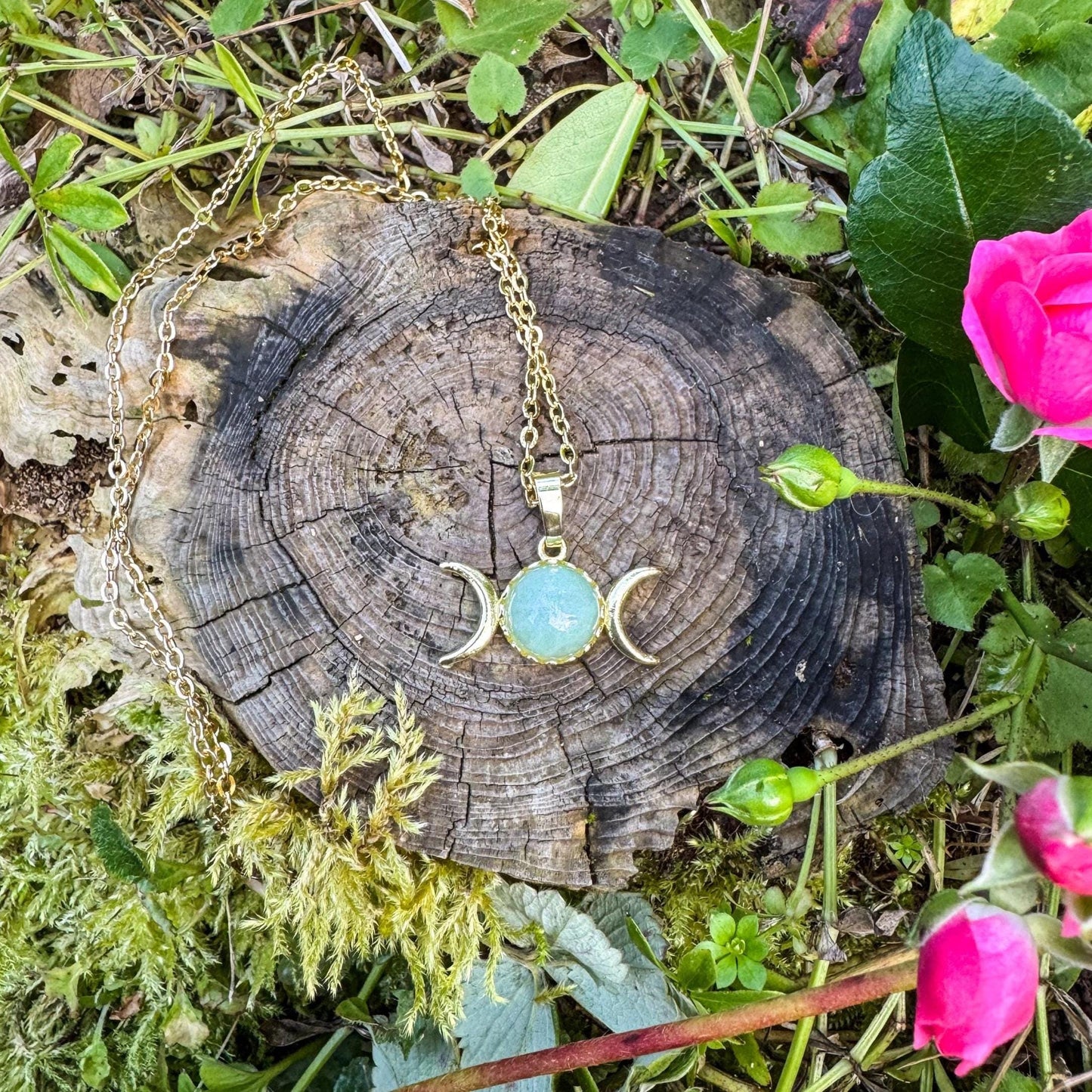 Dreifach-Mond-Anhänger mit Edelstein - Magisches Schmuckstück mit natürlichem Aventurin 💚✨