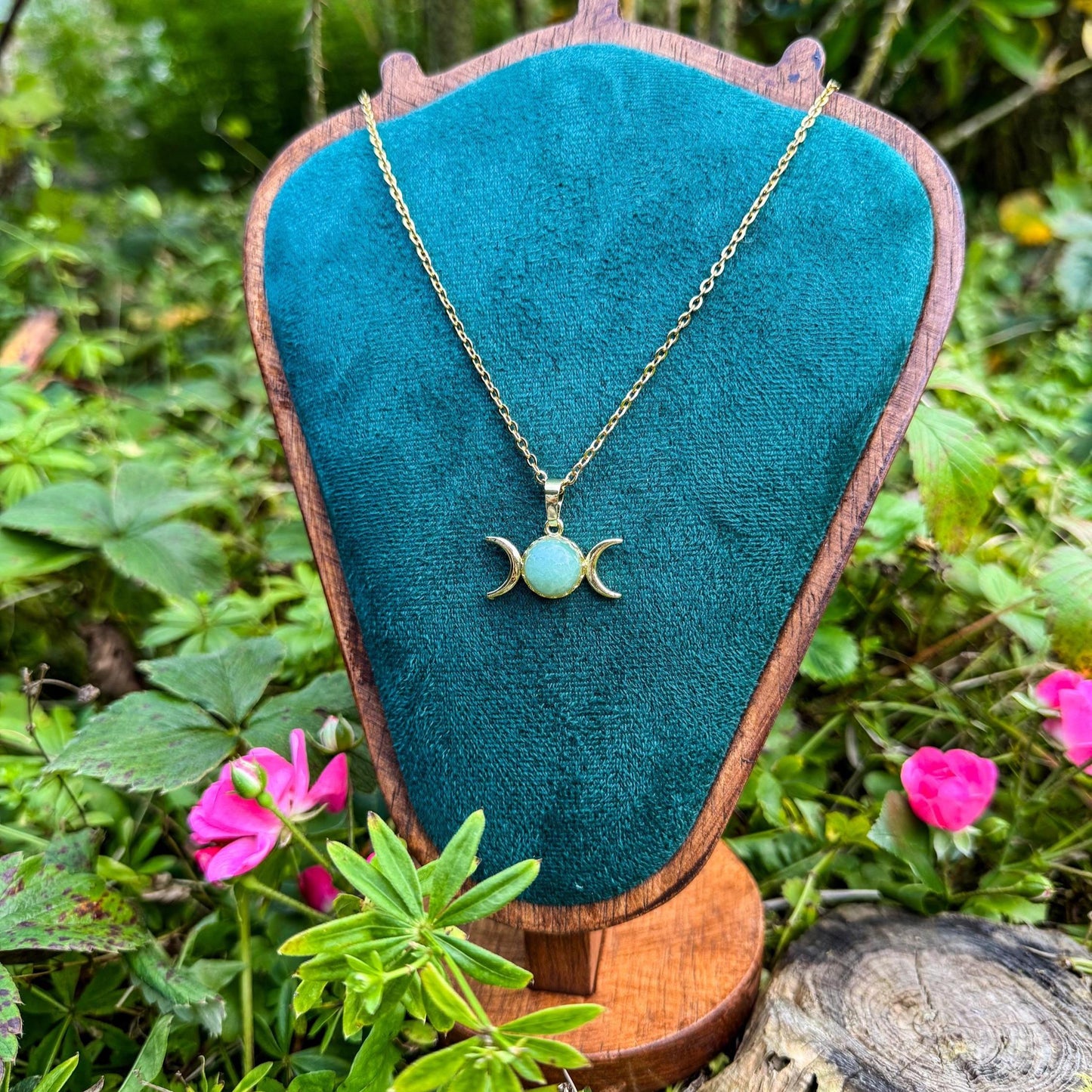 Dreifach-Mond-Anhänger mit Edelstein - Magisches Schmuckstück mit natürlichem Aventurin 💚✨