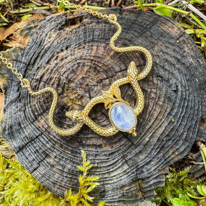 Schlangen-Anhänger mit Edelstein - Mystisches Schmuckstück mit natürlichem Mondstein 🩵🌙