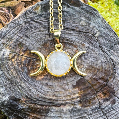 Dreifach-Mond-Anhänger mit Edelstein - Magisches Schmuckstück mit natürlichem Bergkristall 🤍✨