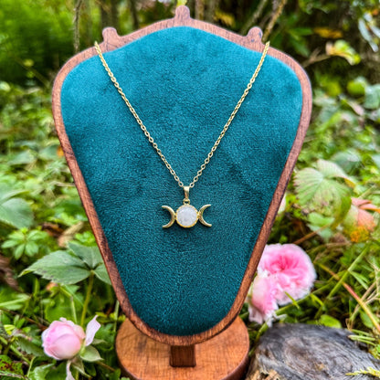 Dreifach-Mond-Anhänger mit Edelstein - Magisches Schmuckstück mit natürlichem Bergkristall 🤍✨
