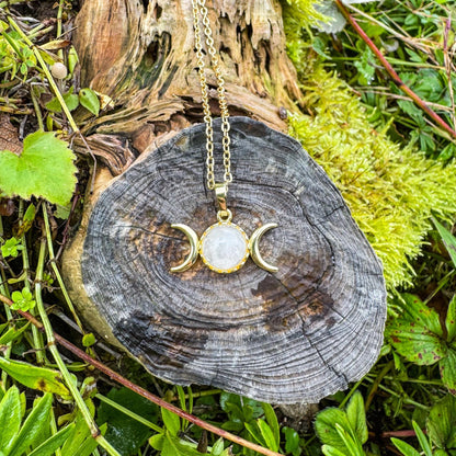 Dreifach-Mond-Anhänger mit Edelstein - Magisches Schmuckstück mit natürlichem Bergkristall 🤍✨