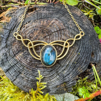 Elfen-Anhänger mit Edelstein - Magisches Schmuckstück mit natürlichem Labradorit 🩵✨